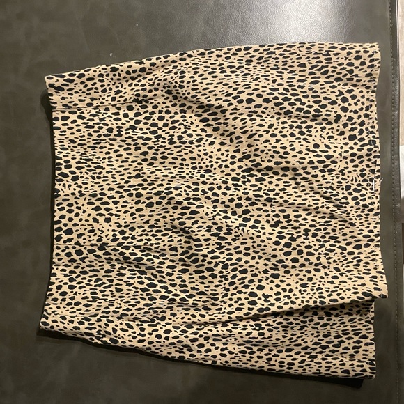 BRANDY MELVILLE CHEETAH PRINT SKIRT - Picture 2 of 2